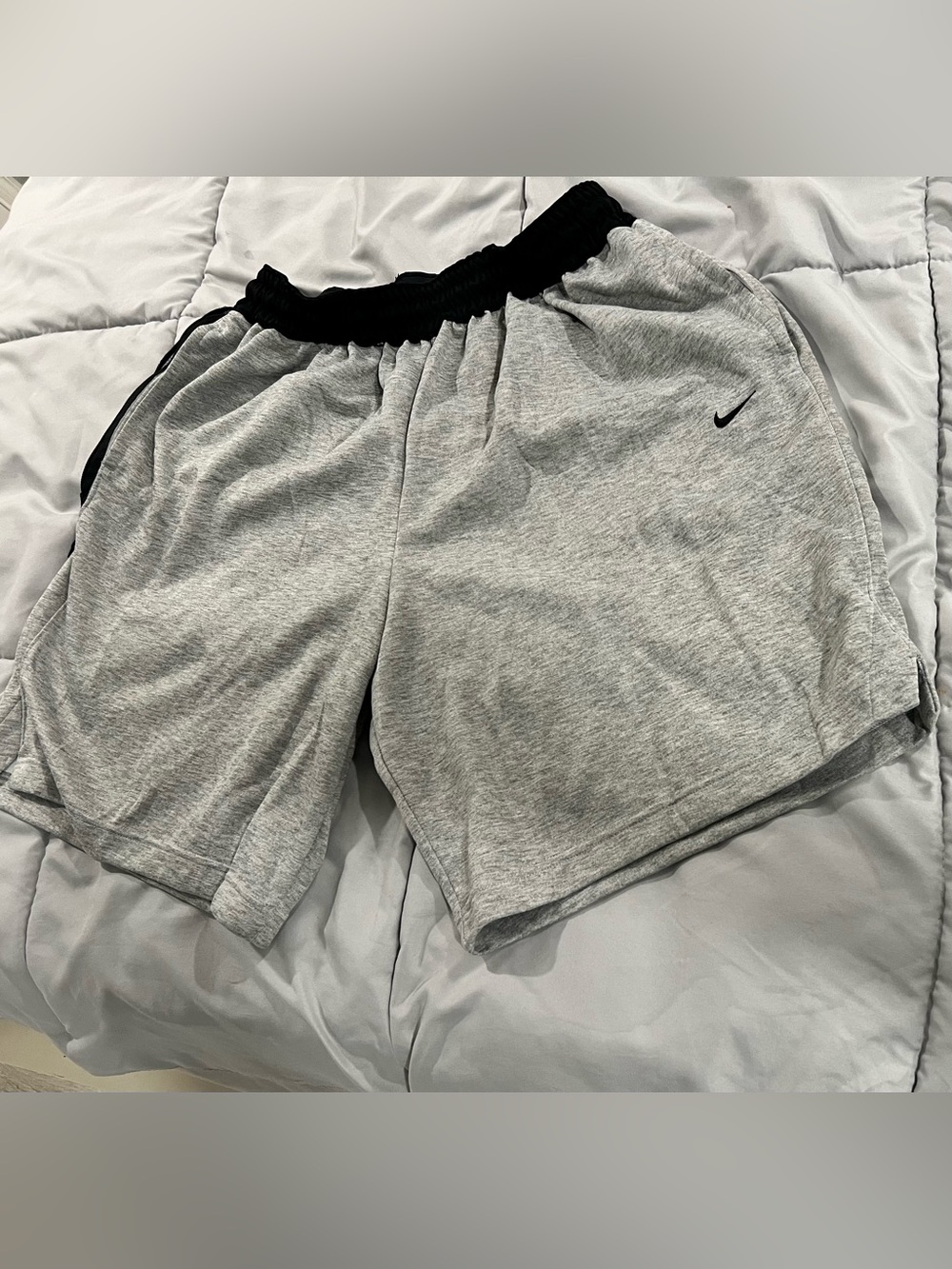 Nike Dri-FIT Men's XL Gray Knit Athletic Shorts /Elastic/Pockets/Logo